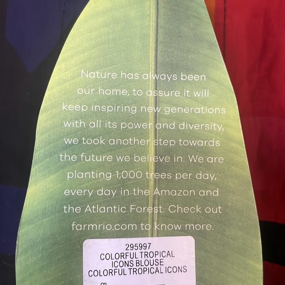 FARM RIO Colorful Tropical Icons Blouse - Picture 4 of 9